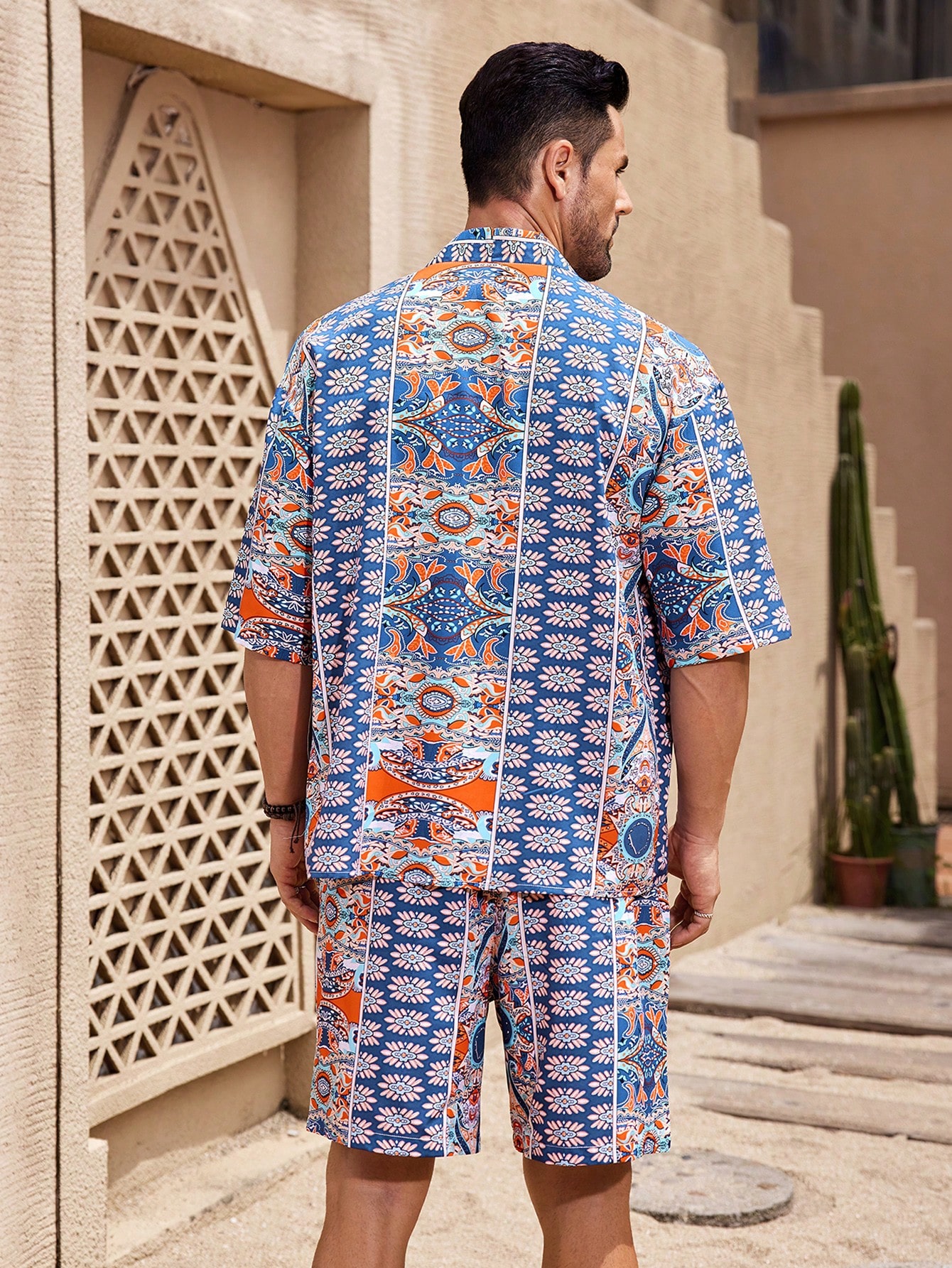 Manfinity KASUA Men??s Retro Printed Short Sleeve Shirt & Shorts Set - Image 2