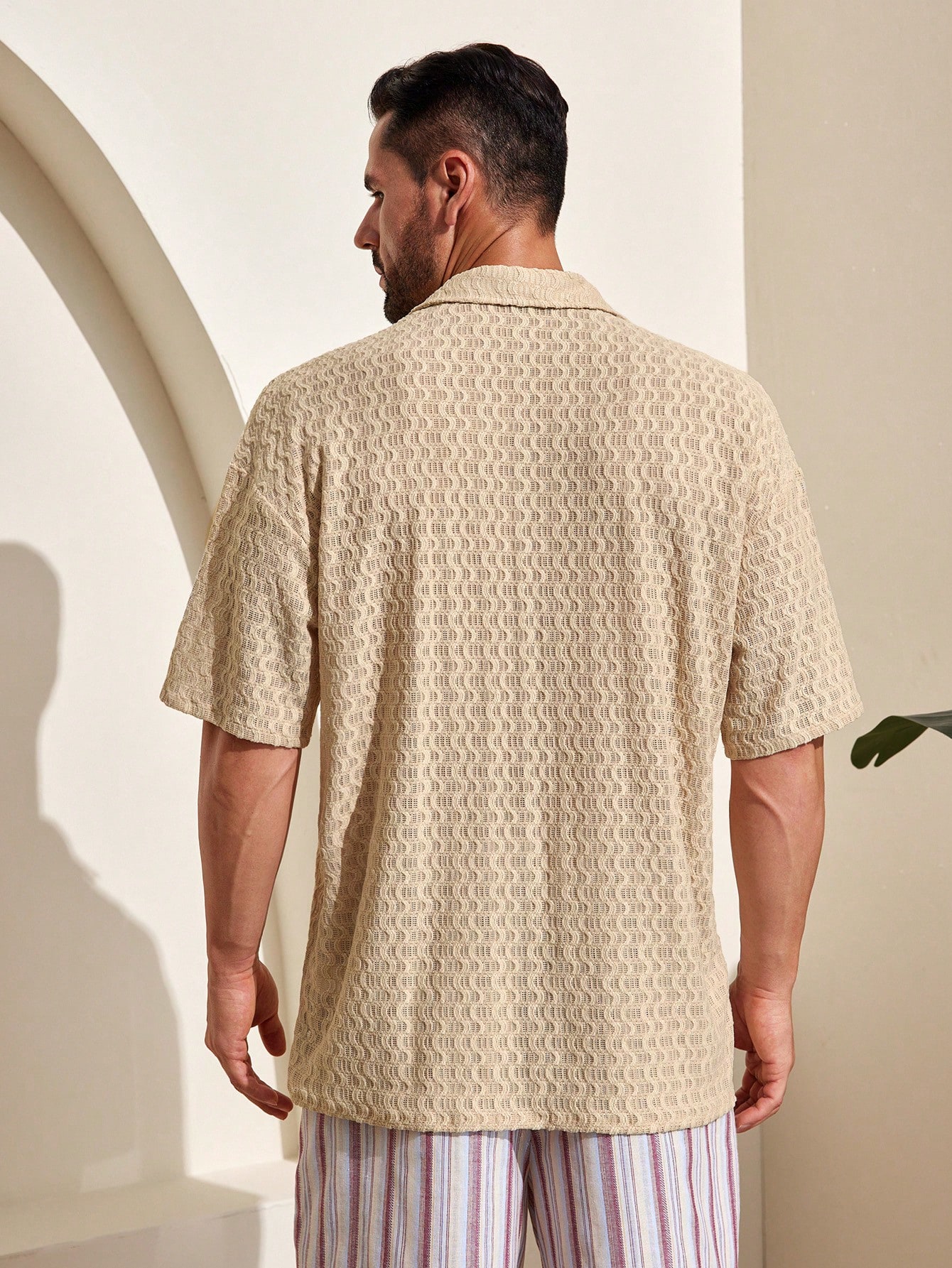 Manfinity KASUA Men??s Solid Color Textured Short Sleeve Casual Shirt For Holiday - Image 2