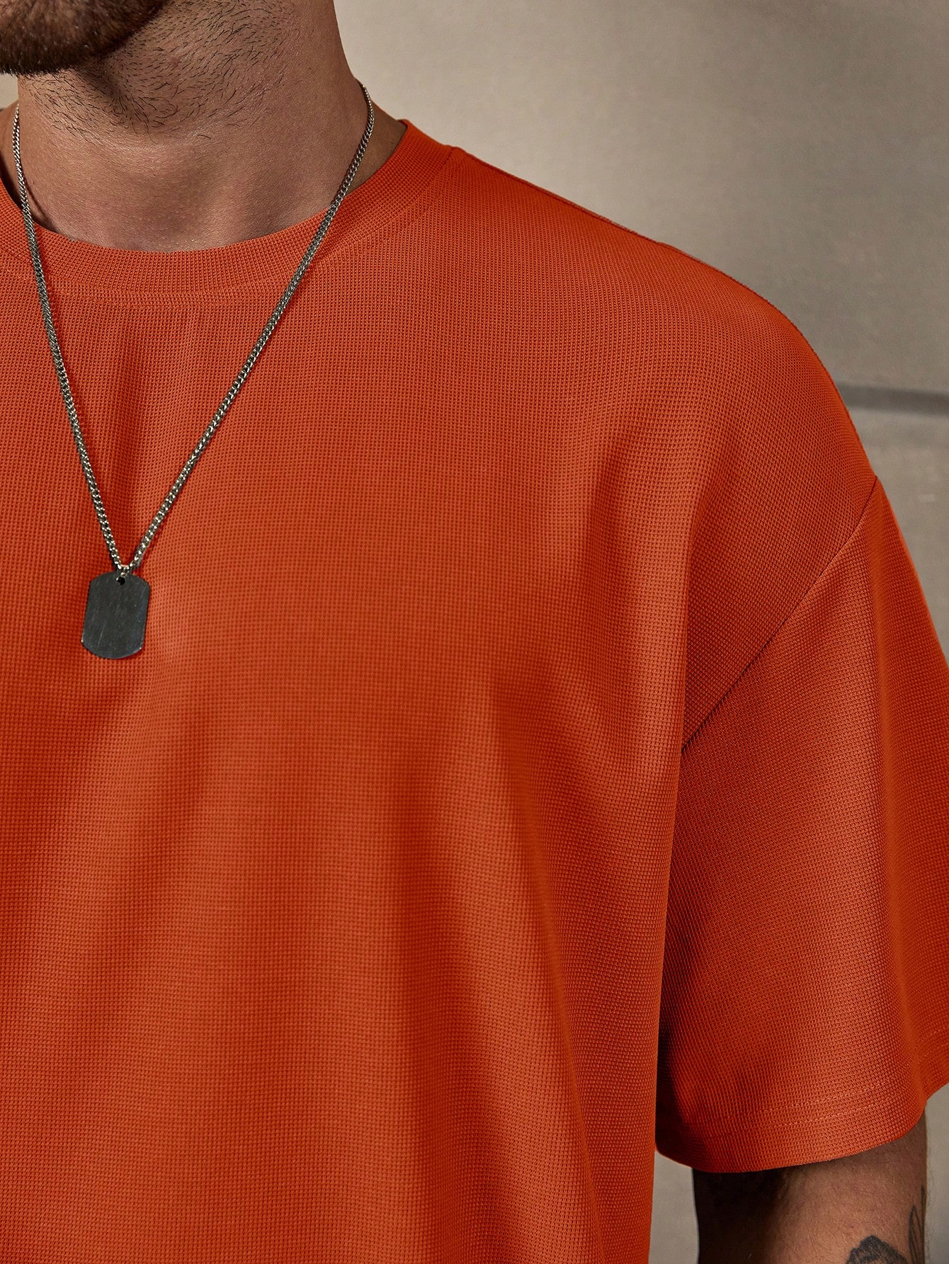 Manfinity KASUA Loose Fit Men Solid Drop Shoulder T-Shirt & Shorts Set - Image 6