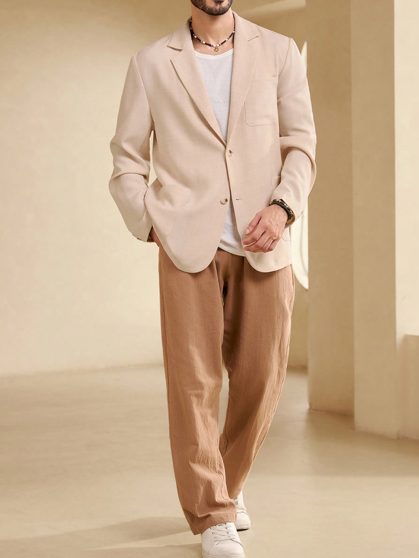 Manfinity KASUA Men Solid Lapel Neck Blazer For Dailywear - Image 4