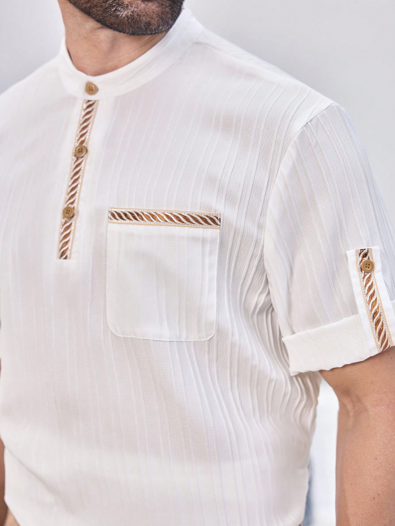 Manfinity KASUA Men Casual Patchwork Pocket V-Neck Roll-Tab Sleeve Top And Jogger Pants Set - Image 3