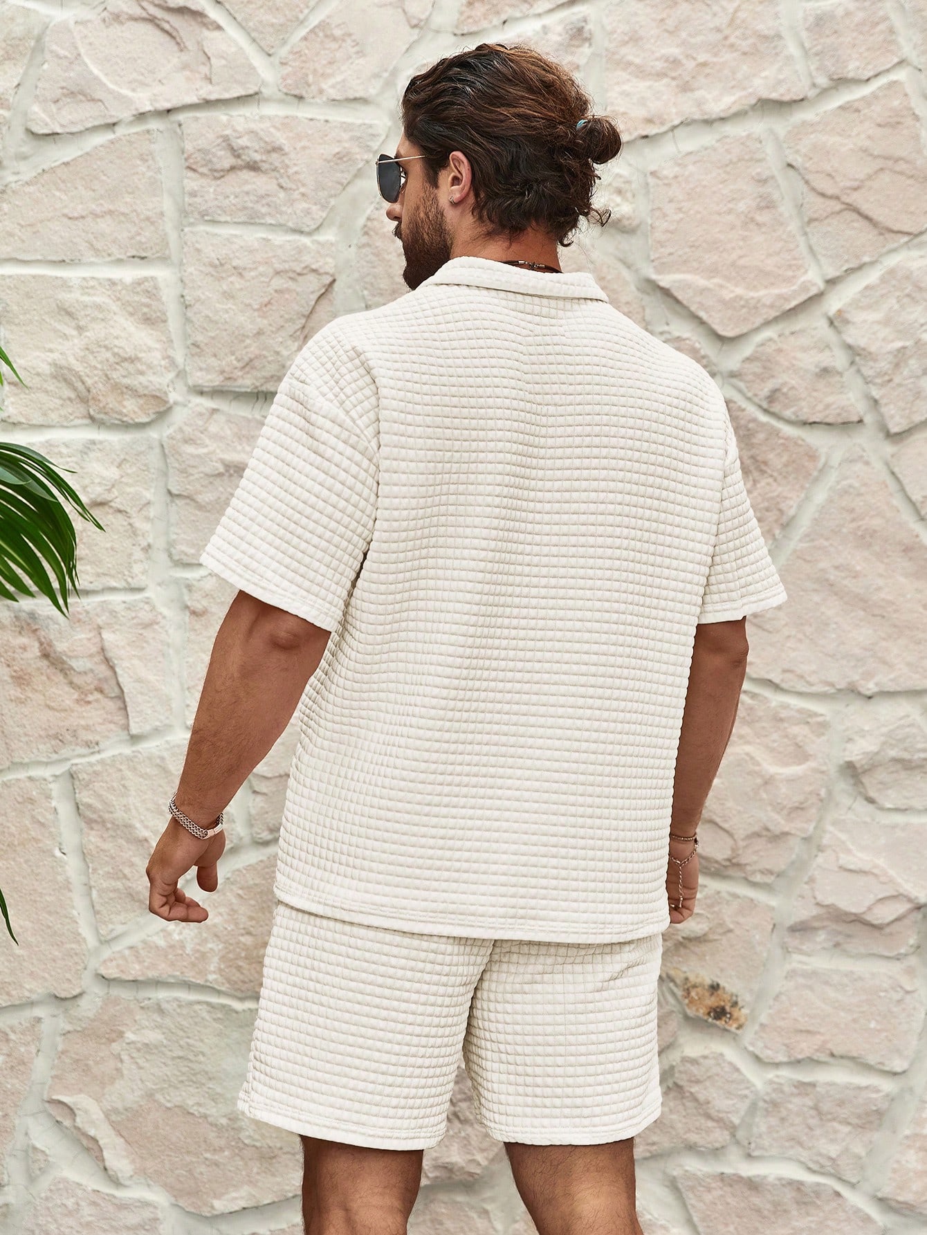 Manfinity KASUA Men??s Textured Short Sleeve Top And Shorts, Summer 2pcs Set - Image 2