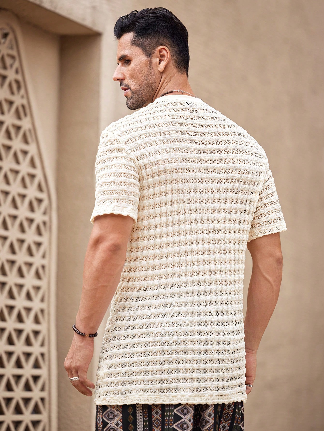 Manfinity KASUA Men??s Solid Color Textured Crew Neck Hollow Out Short Sleeve T-Shirt - Image 2