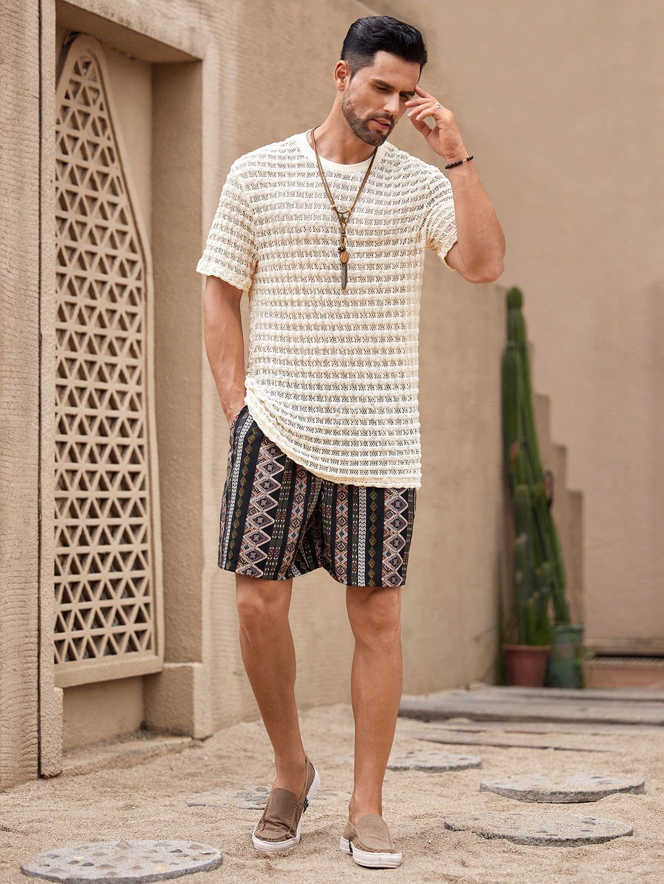 Manfinity KASUA Men??s Solid Color Textured Crew Neck Hollow Out Short Sleeve T-Shirt - Image 4