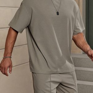 Manfinity KASUA Men??s Solid Plain Drop Shoulder Short Sleeve Loose T-Shirt & Shorts Set, Urban, Husband, Daddy - Image 3