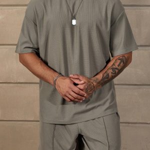 Manfinity KASUA Men??s Solid Plain Drop Shoulder Short Sleeve Loose T-Shirt & Shorts Set, Urban, Husband, Daddy - Image 4