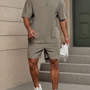 Manfinity KASUA Men??s Solid Plain Drop Shoulder Short Sleeve Loose T-Shirt & Shorts Set, Urban, Husband, Daddy - Image 5