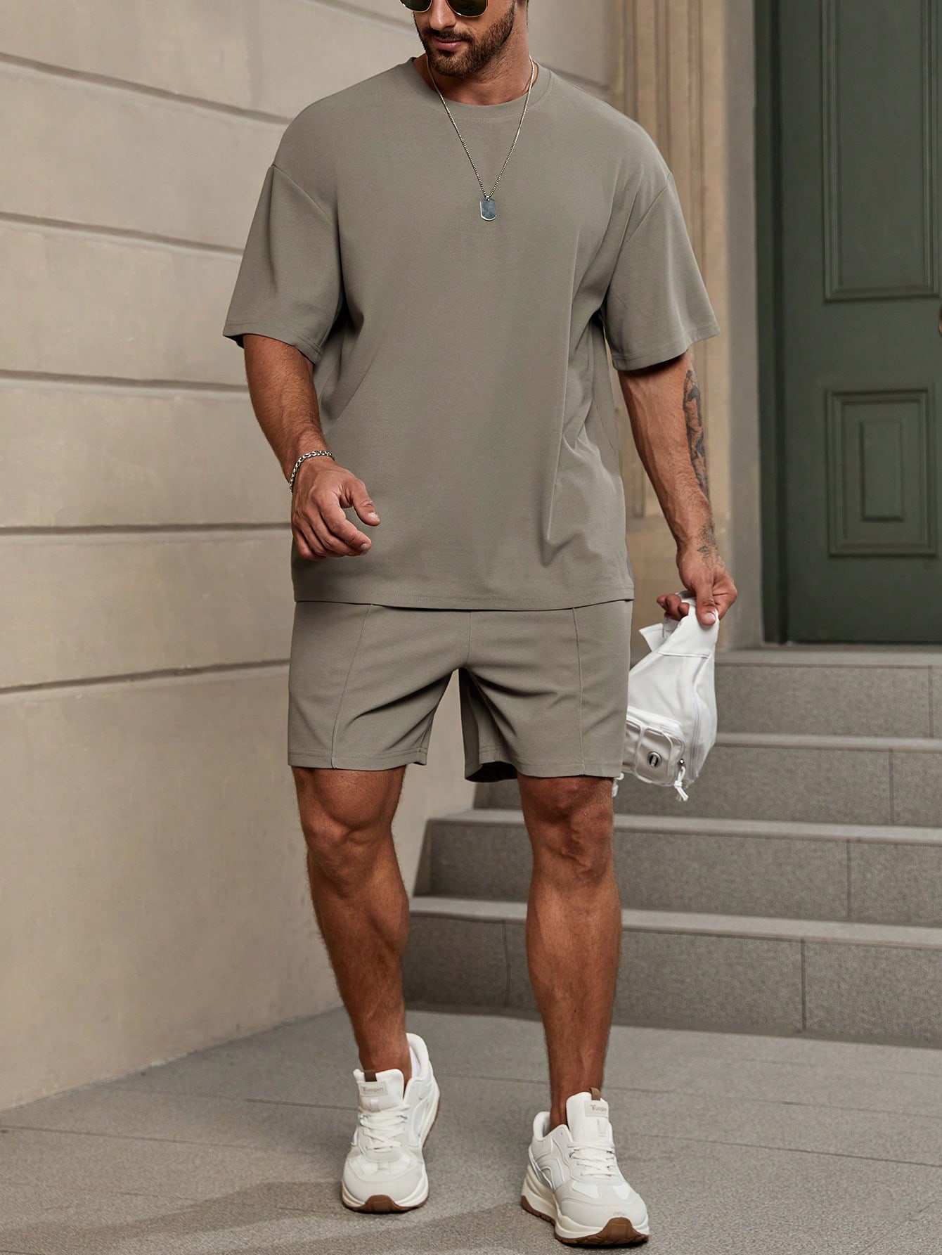 Manfinity KASUA Men??s Solid Plain Drop Shoulder Short Sleeve Loose T-Shirt & Shorts Set, Urban, Husband, Daddy - Image 5