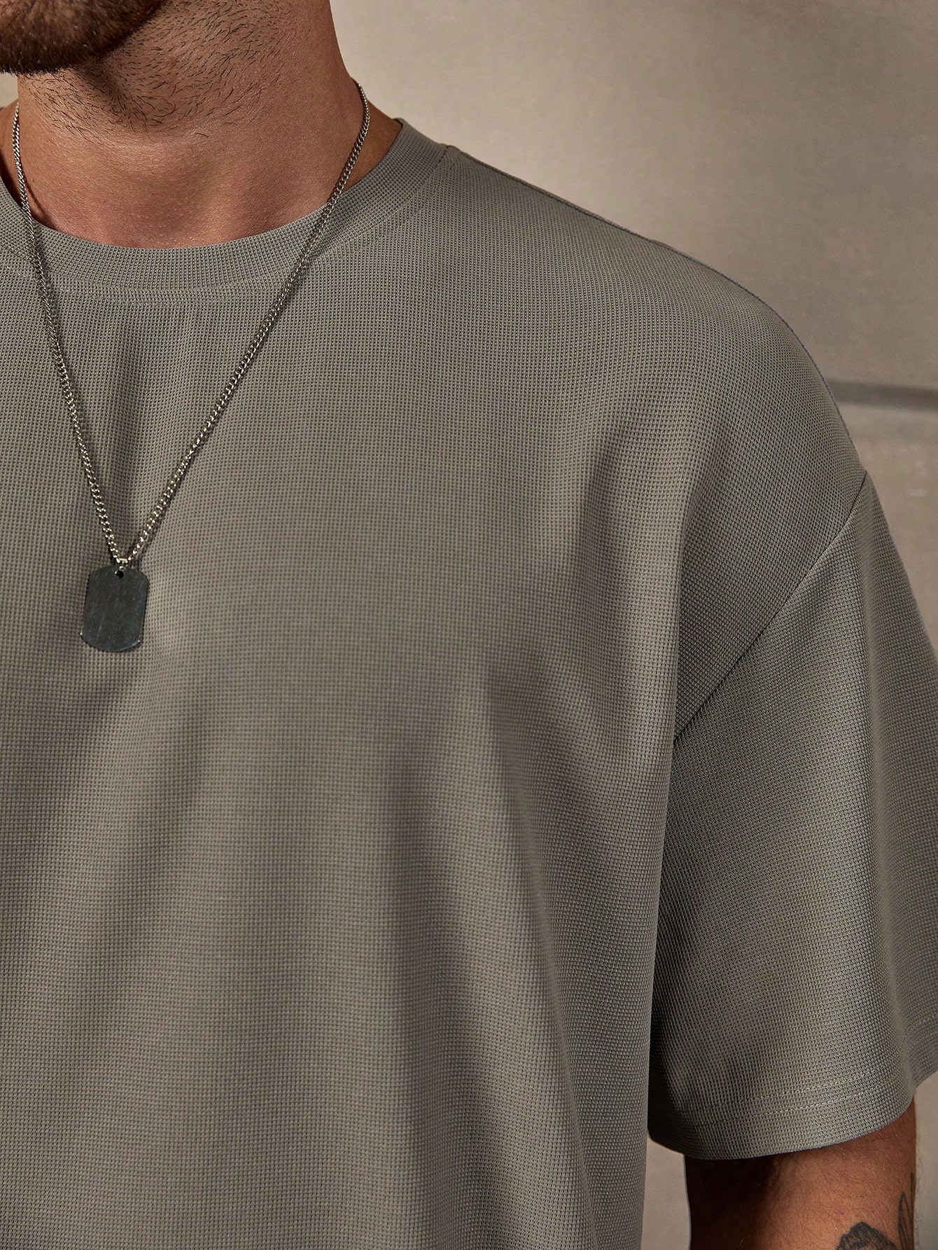 Manfinity KASUA Men??s Solid Plain Drop Shoulder Short Sleeve Loose T-Shirt & Shorts Set, Urban, Husband, Daddy - Image 6