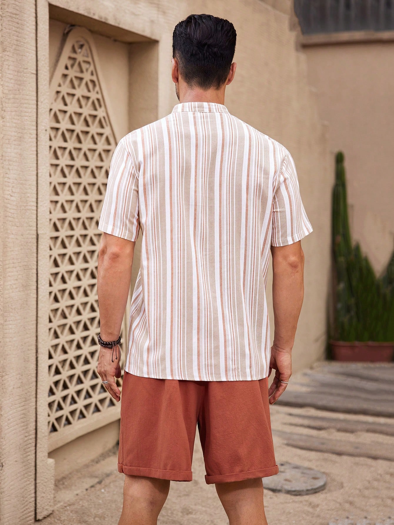 Manfinity KASUA 2pcs Men??s Button-Down Short Sleeve Striped Shirt Top And Pocket Casual Shorts Set - Image 2