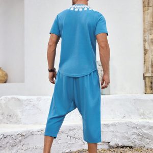 Manfinity KASUA 2pcs Men??s Vacation Geometric Print Short Sleeve T-Shirt And Pocketed Casual Shorts Set - Image 2