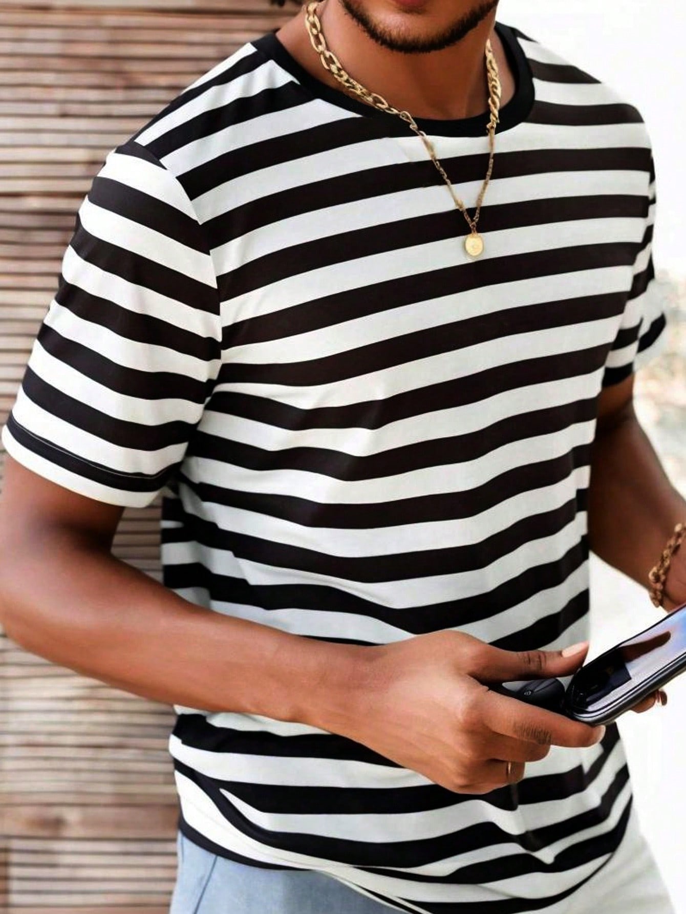Manfinity KASUA Men??s Striped Round Neck T-Shirt - Image 1