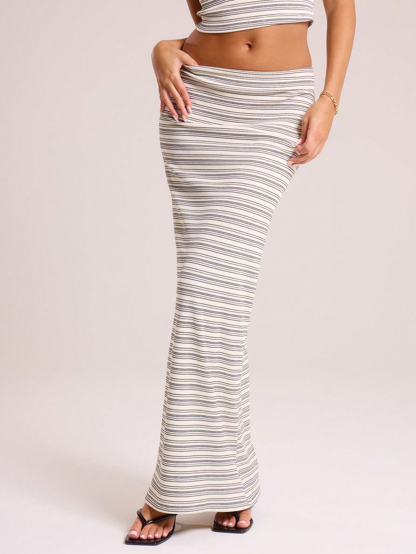 MUSERA Knitted Low Rise Maxi Skrirt - Image 1