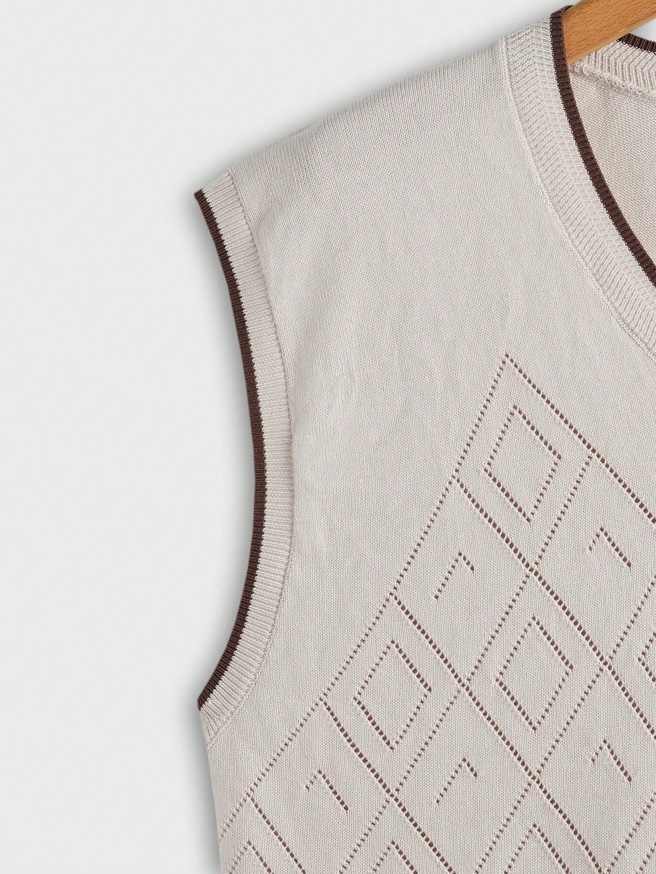 Manfinity KASUA Men??s V-Neck Sleeveless Simple Knit Sweater Vest, Casual Daily Wear - Image 4