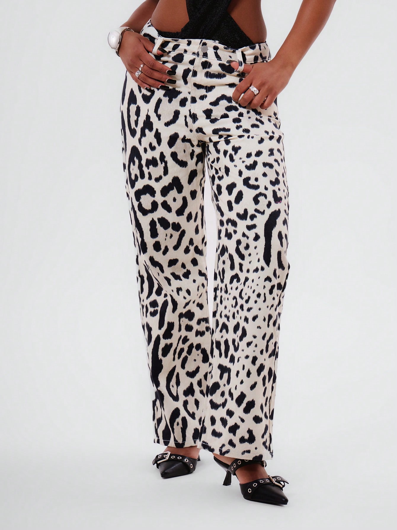 MUSERA Leopard Print Straight Leg Loose Jeans - Image 1