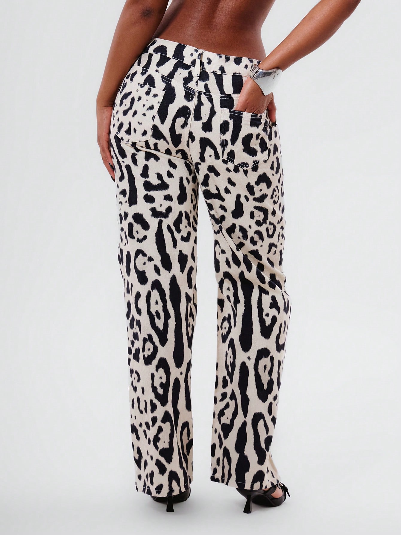MUSERA Leopard Print Straight Leg Loose Jeans - Image 2