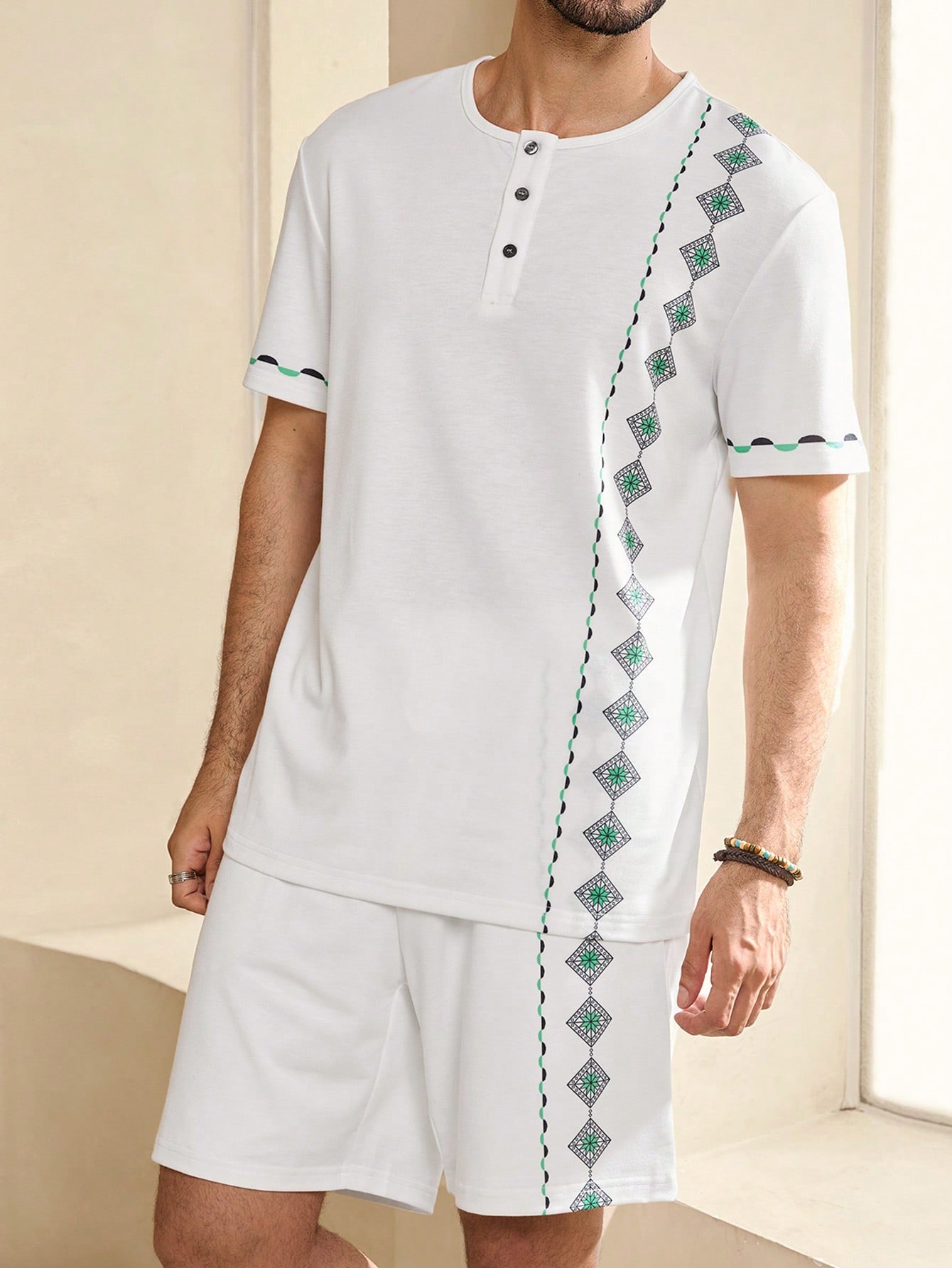 Manfinity KASUA Men Summer Vacation Geometric Printed Round Neck Short Sleeve Casual T-Shirt And Drawstring Waist Shorts Set - Image 4