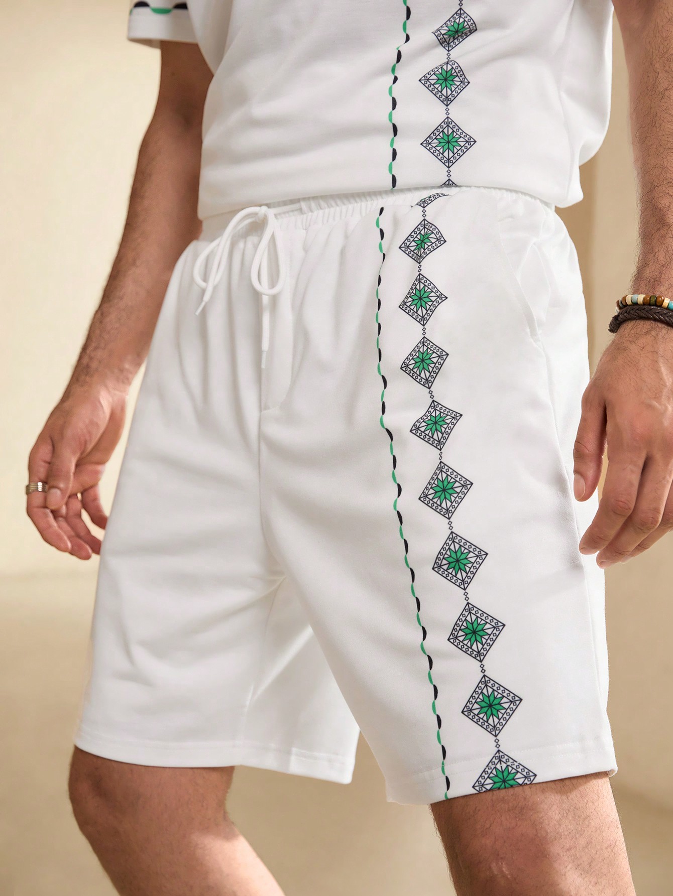 Manfinity KASUA Men Summer Vacation Geometric Printed Round Neck Short Sleeve Casual T-Shirt And Drawstring Waist Shorts Set - Image 5