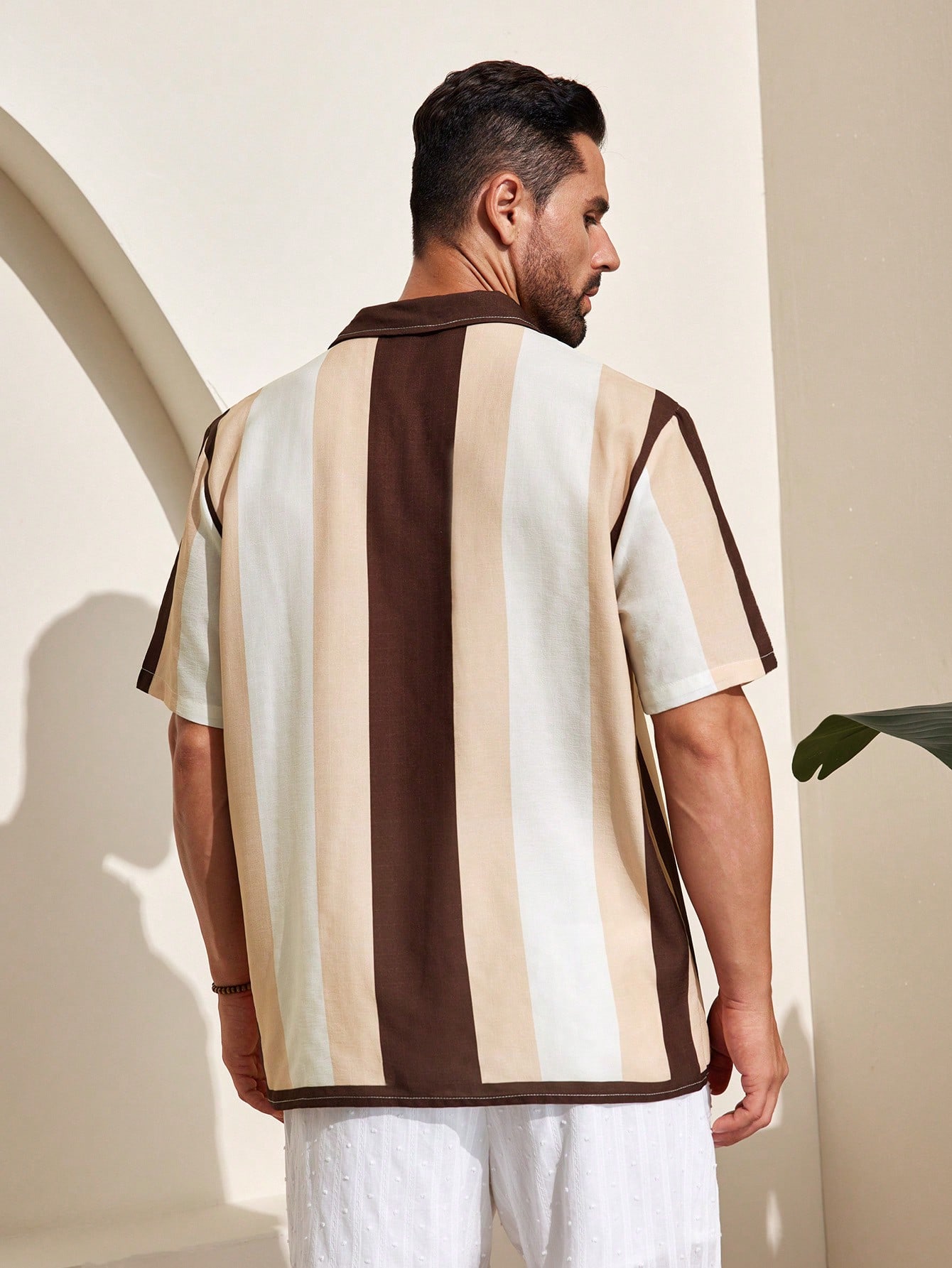 Manfinity KASUA Men??s Color Block Printed Short Sleeve Knit Shirt - Image 2