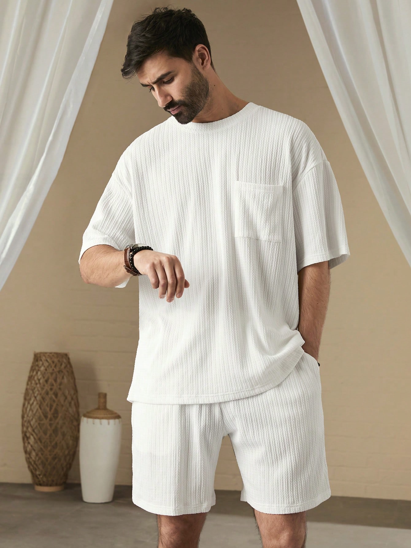 Manfinity KASUA Men Summer Solid Color Round Neck Oversized Short Sleeve Pocket T-Shirt And Shorts Set - Image 1