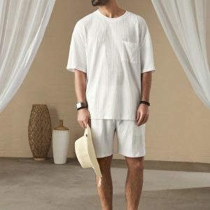 Manfinity KASUA Men Summer Solid Color Round Neck Oversized Short Sleeve Pocket T-Shirt And Shorts Set - Image 3