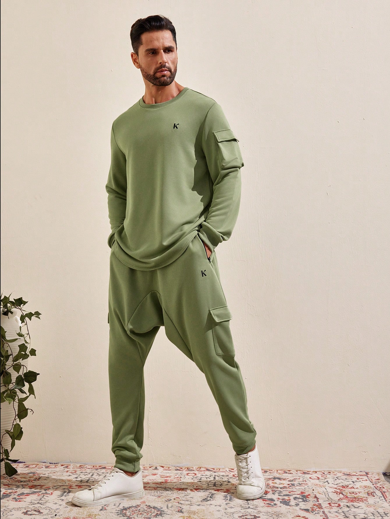 Manfinity KASUA Men Flap Pocket Side Sweatshirt & Sweatpants - Image 1