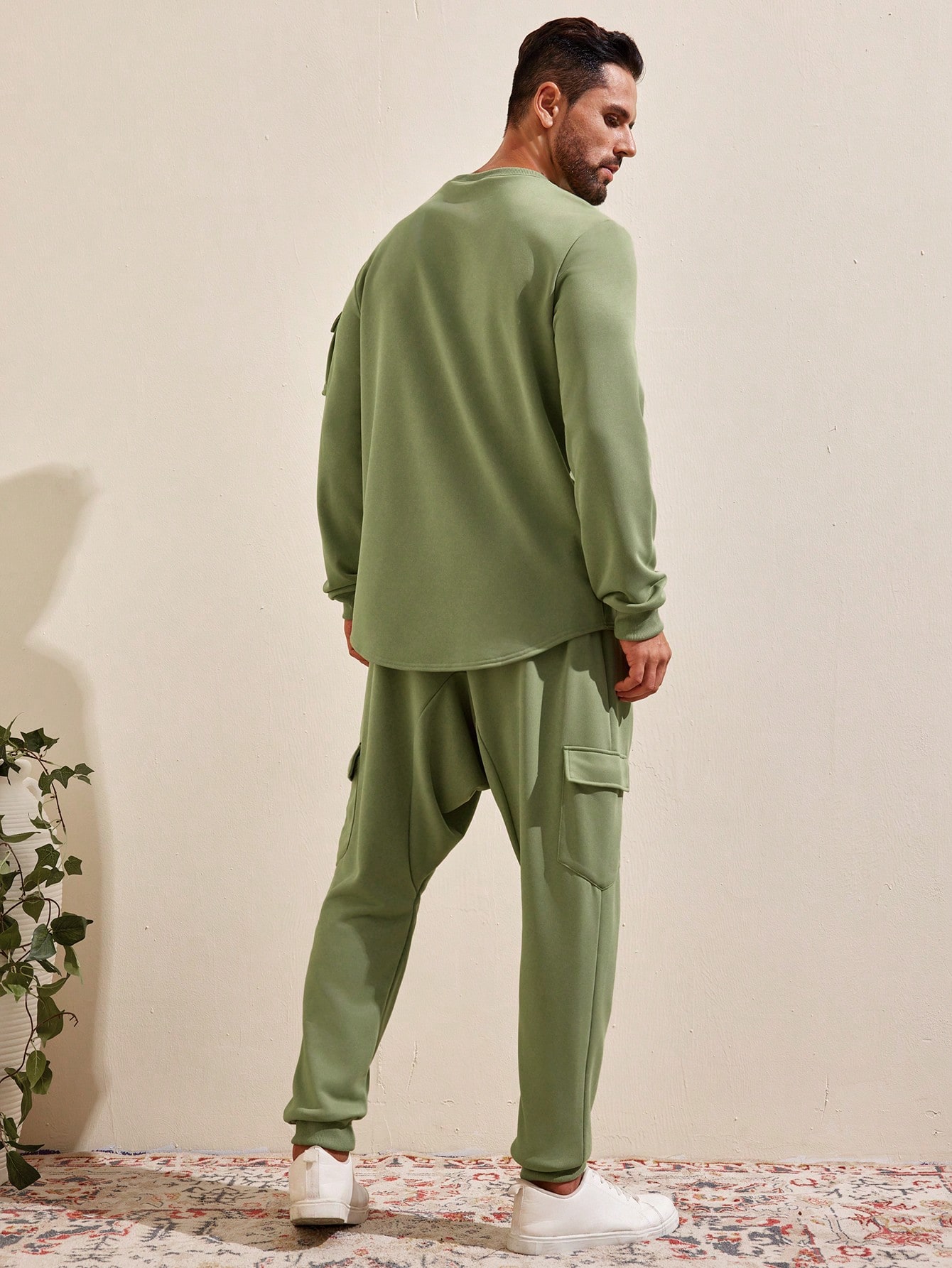 Manfinity KASUA Men Flap Pocket Side Sweatshirt & Sweatpants - Image 2