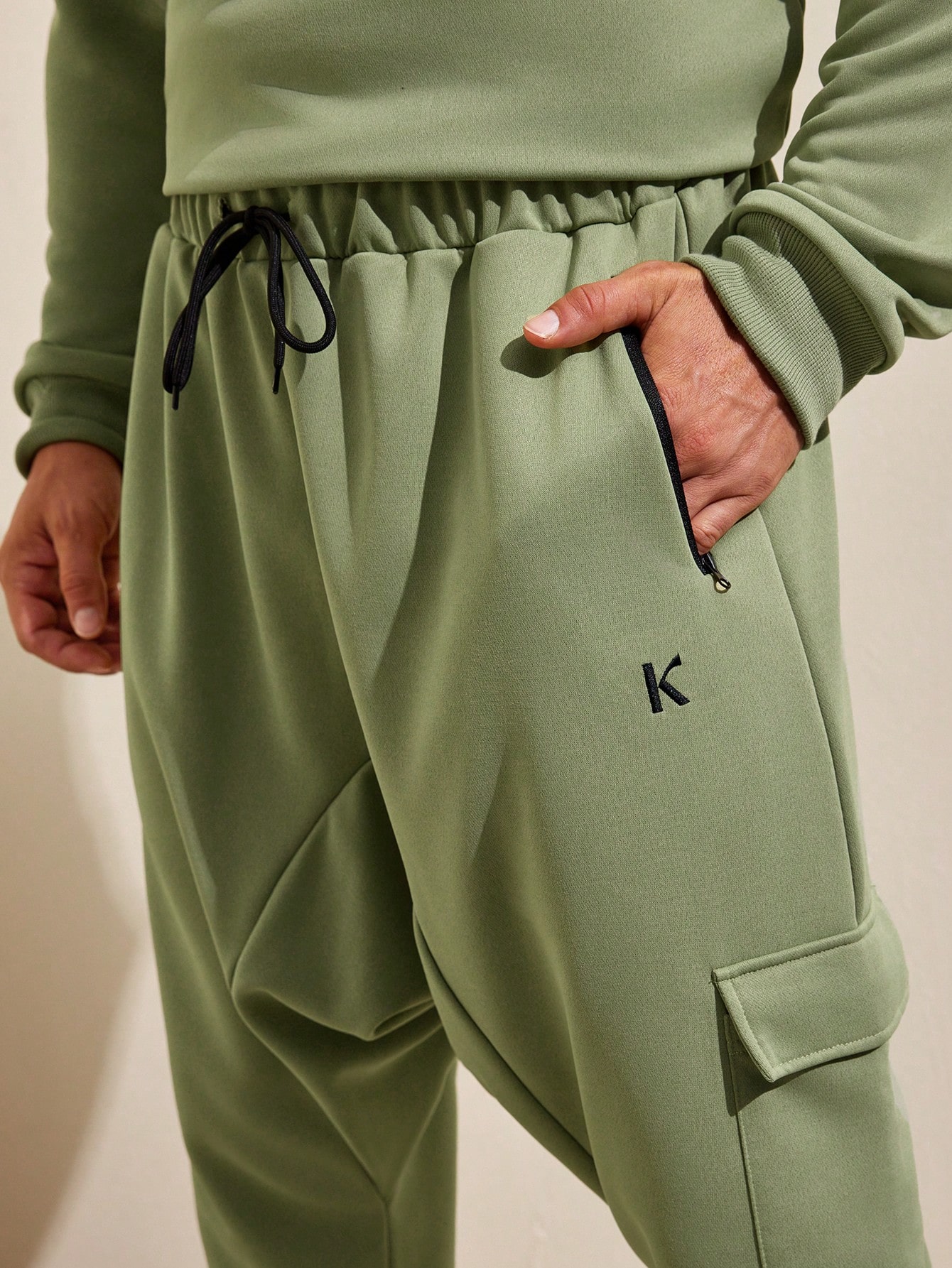 Manfinity KASUA Men Flap Pocket Side Sweatshirt & Sweatpants - Image 3
